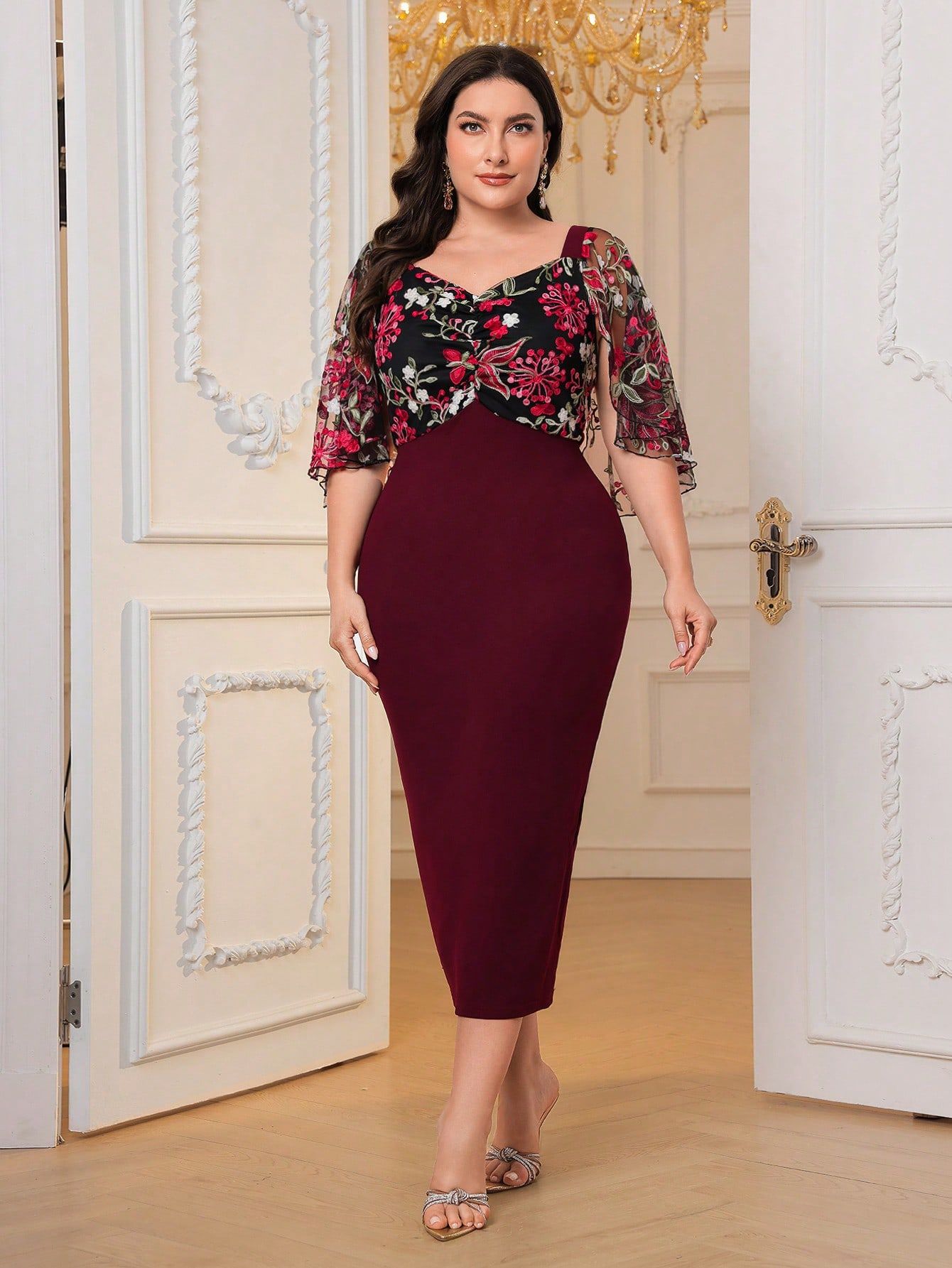 Sukienka Maxi Elegancka Z Haftowanym Dekoltem W Kwiaty Burgundowa Xxl