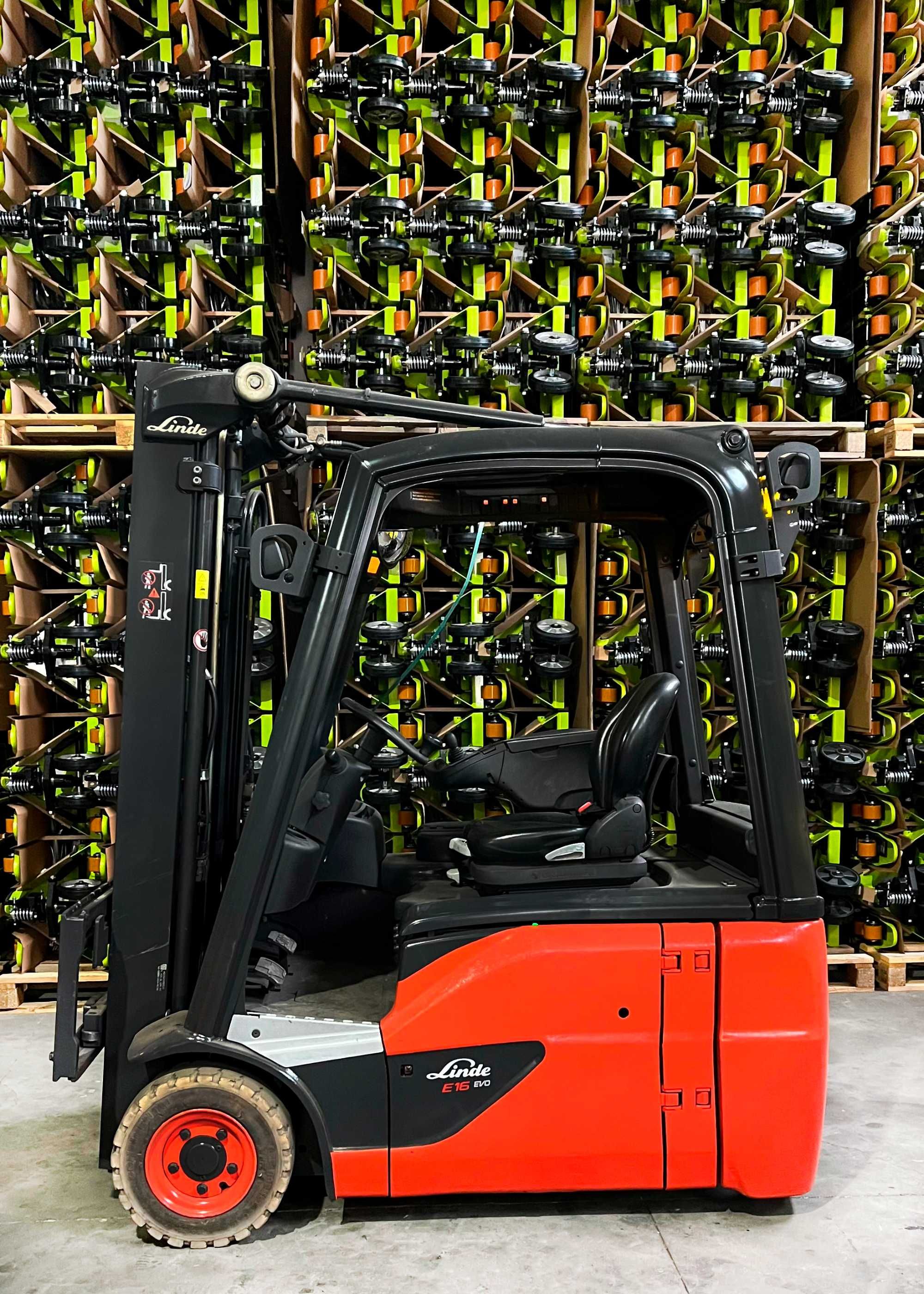 Empilhador elétrico Linde E16 (2016) - 1600 KG