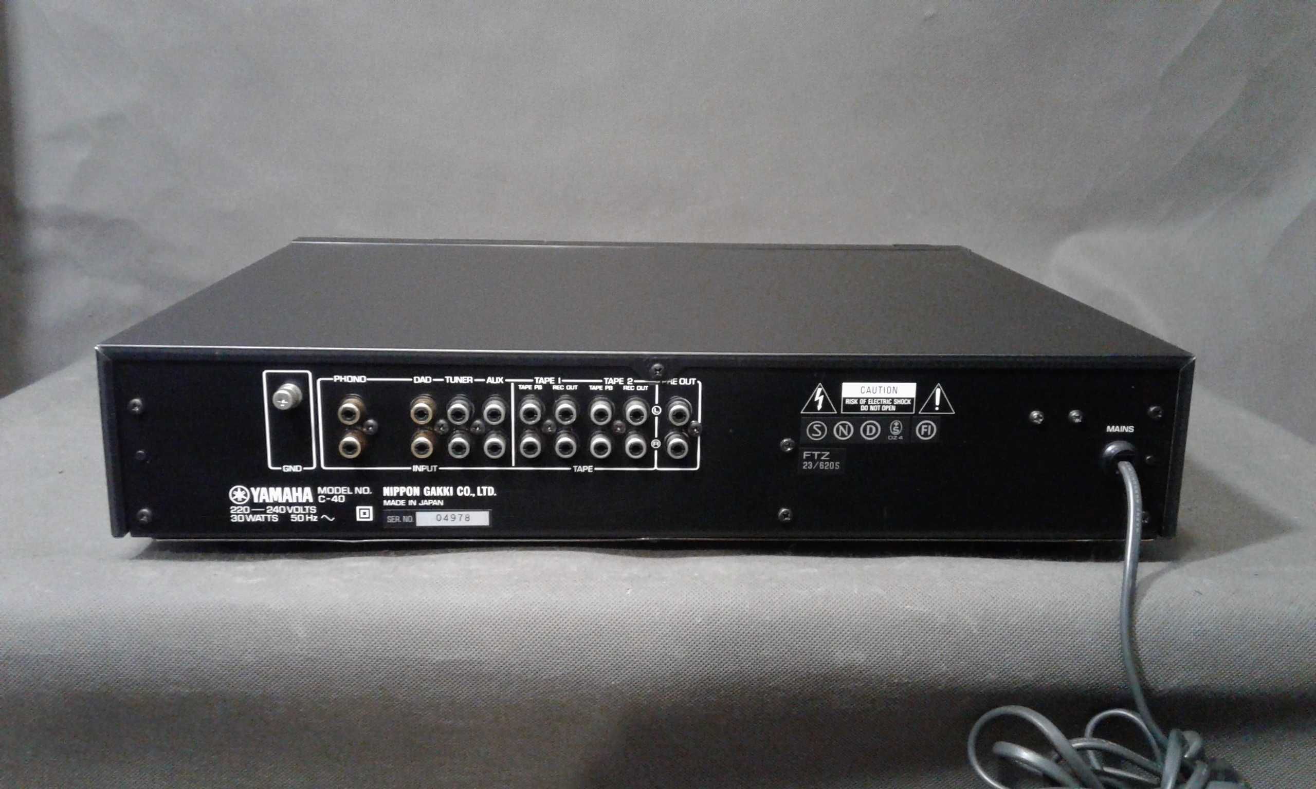 YAMAHA C-40 ,przedwzmacniacz stereo