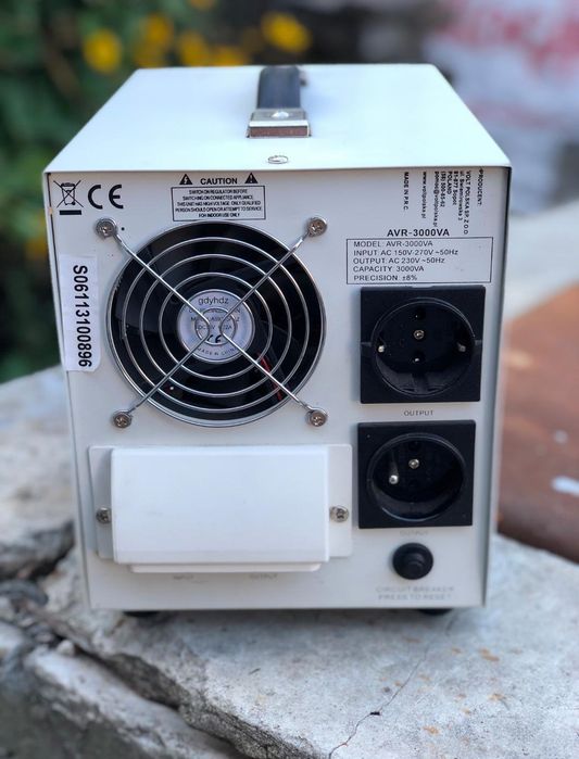 Стабілізатор напруги VOLT Polska AVR-3960VA / 3000 Вт Чиста синусоїда