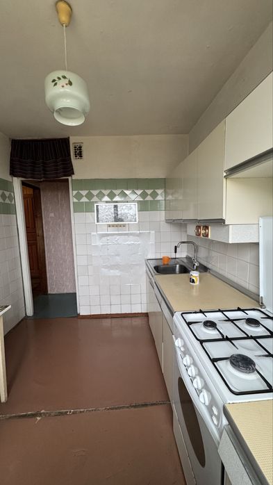 Продаж трикімнатної ПЗР