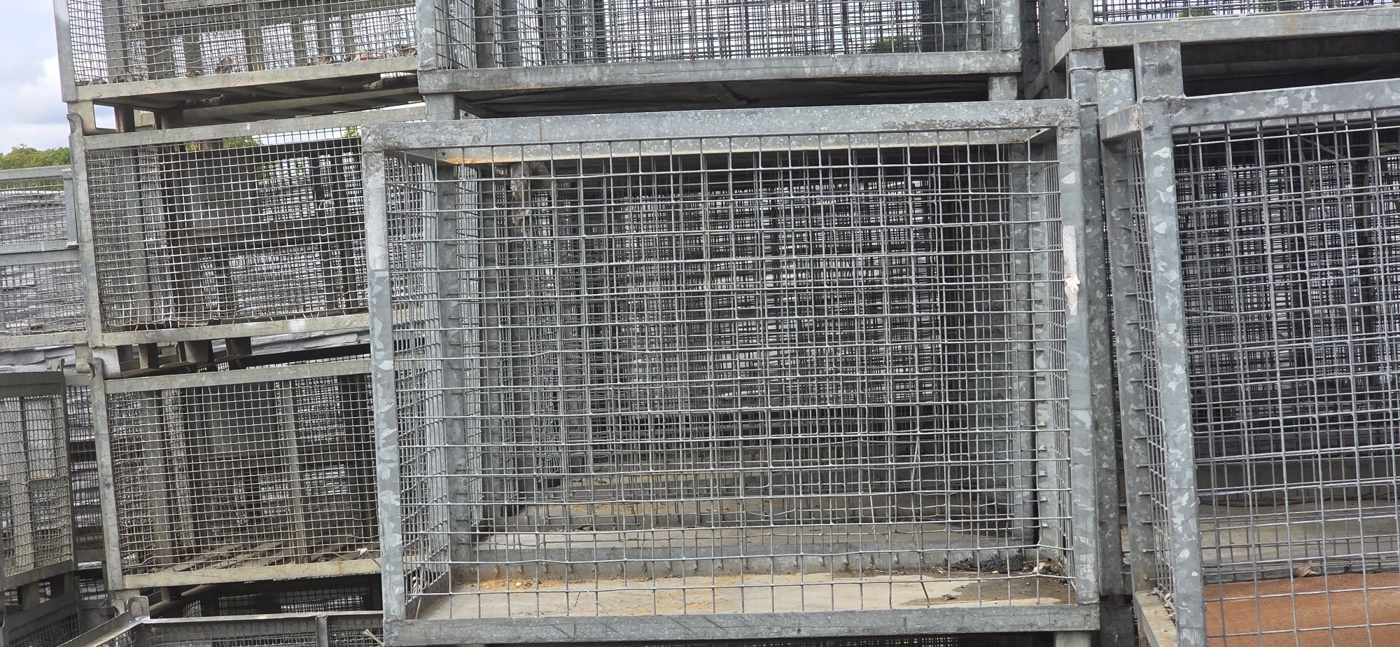 Kosze siatkowe gitterbox palety transportowe  szalunki stropowe