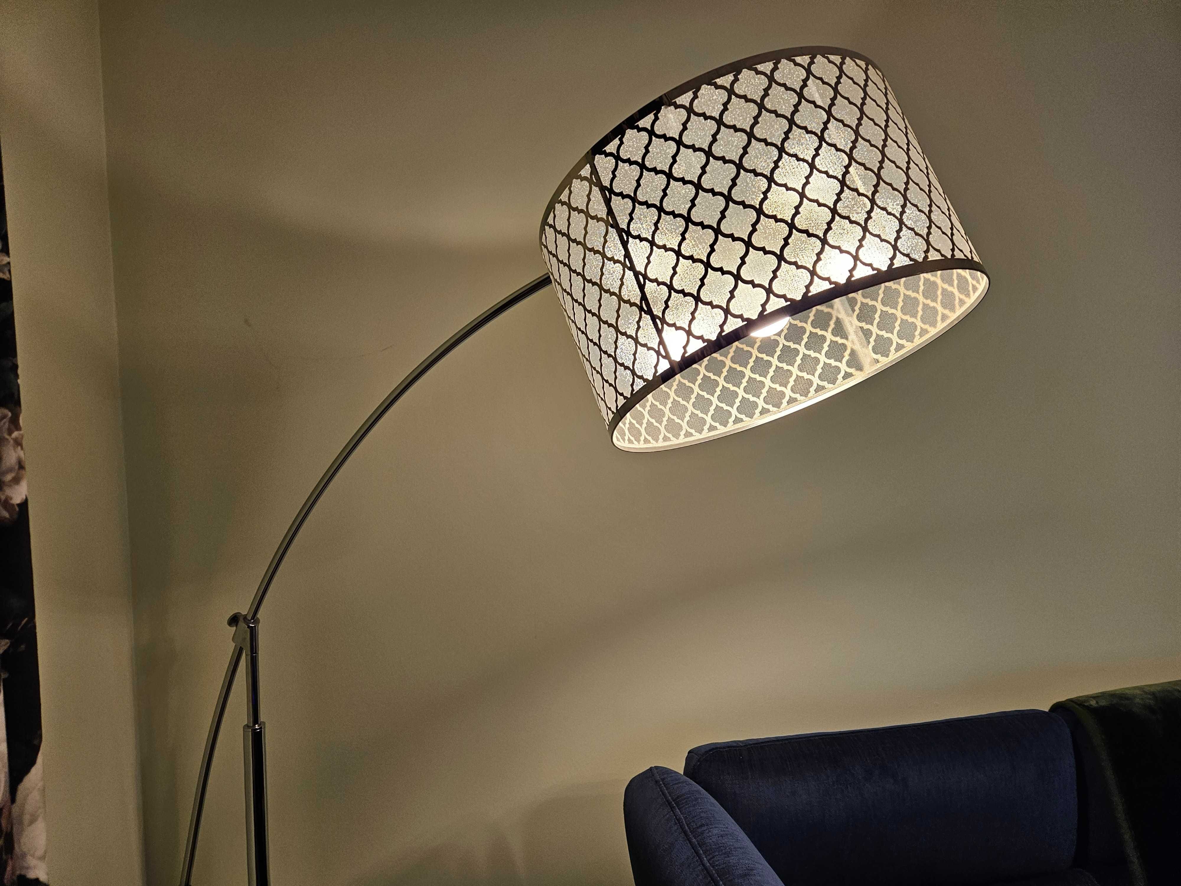 lampa stojąca do salonu