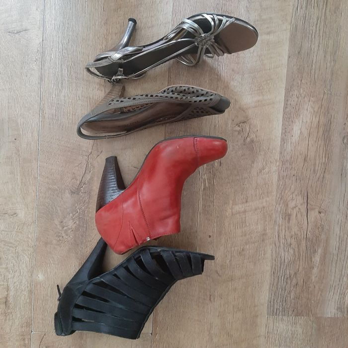 Отдам обувь на каблуке 35-36 р