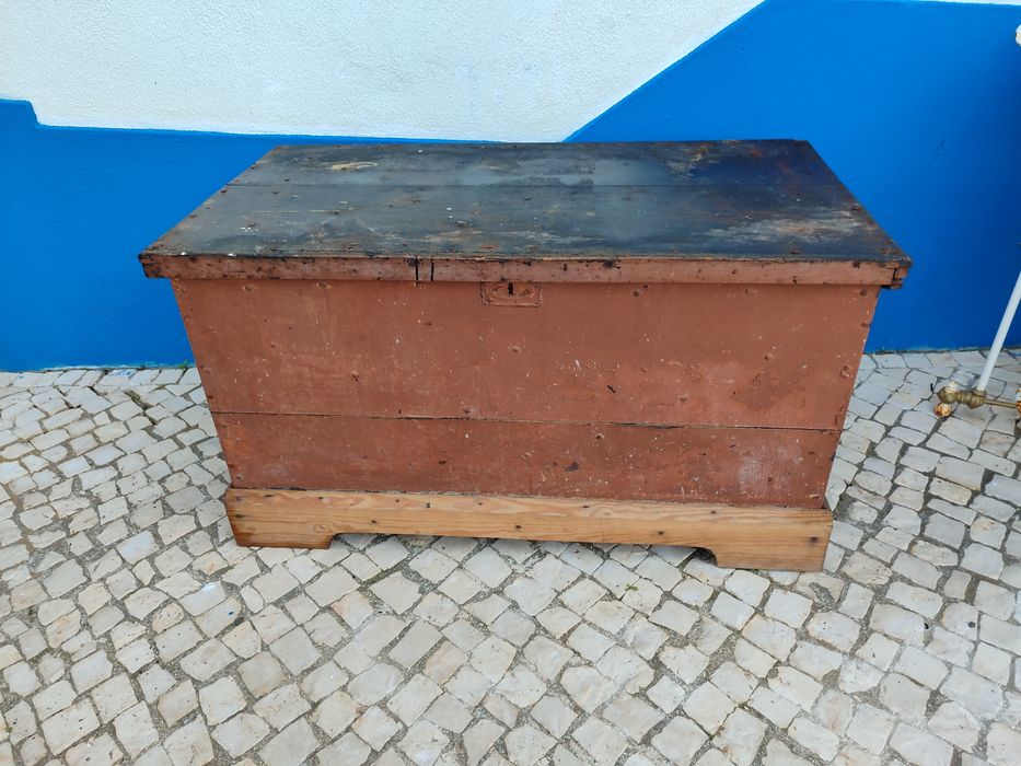 Arca rústica (madeira)