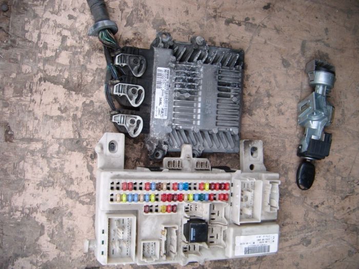 ford focus sterownik silnika komputer zestaw 1.8tdci 06r