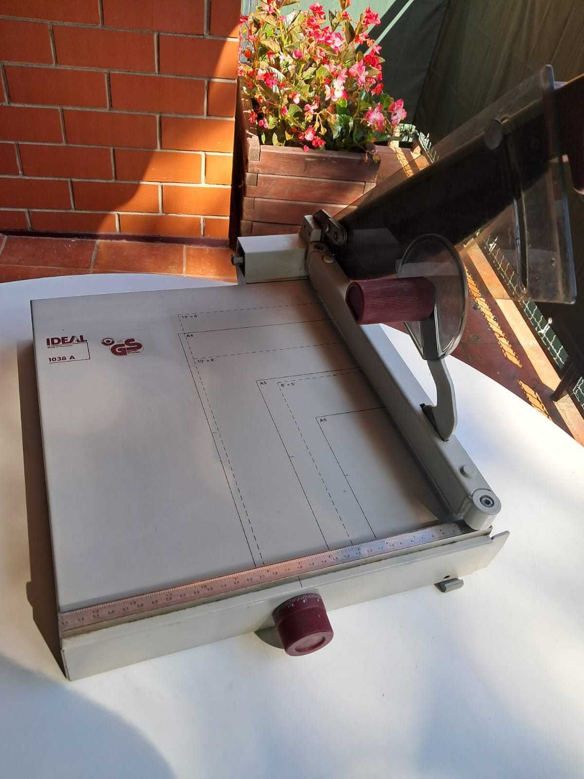 Gilotyna do papieru IDEAL 1038 A