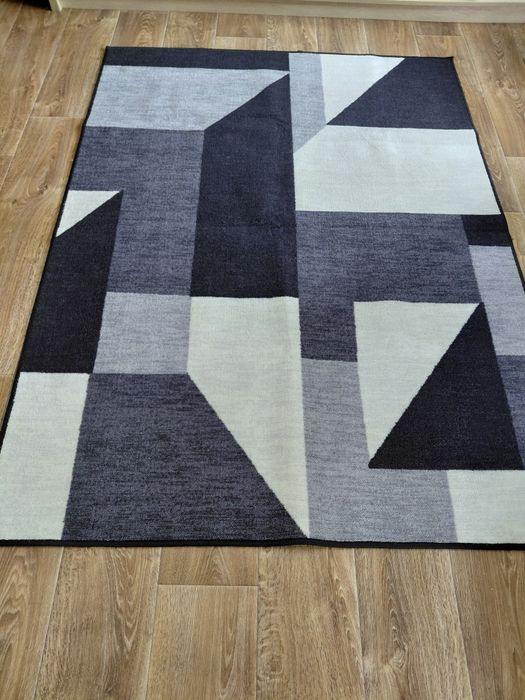 Коврик у ванну,коридор.