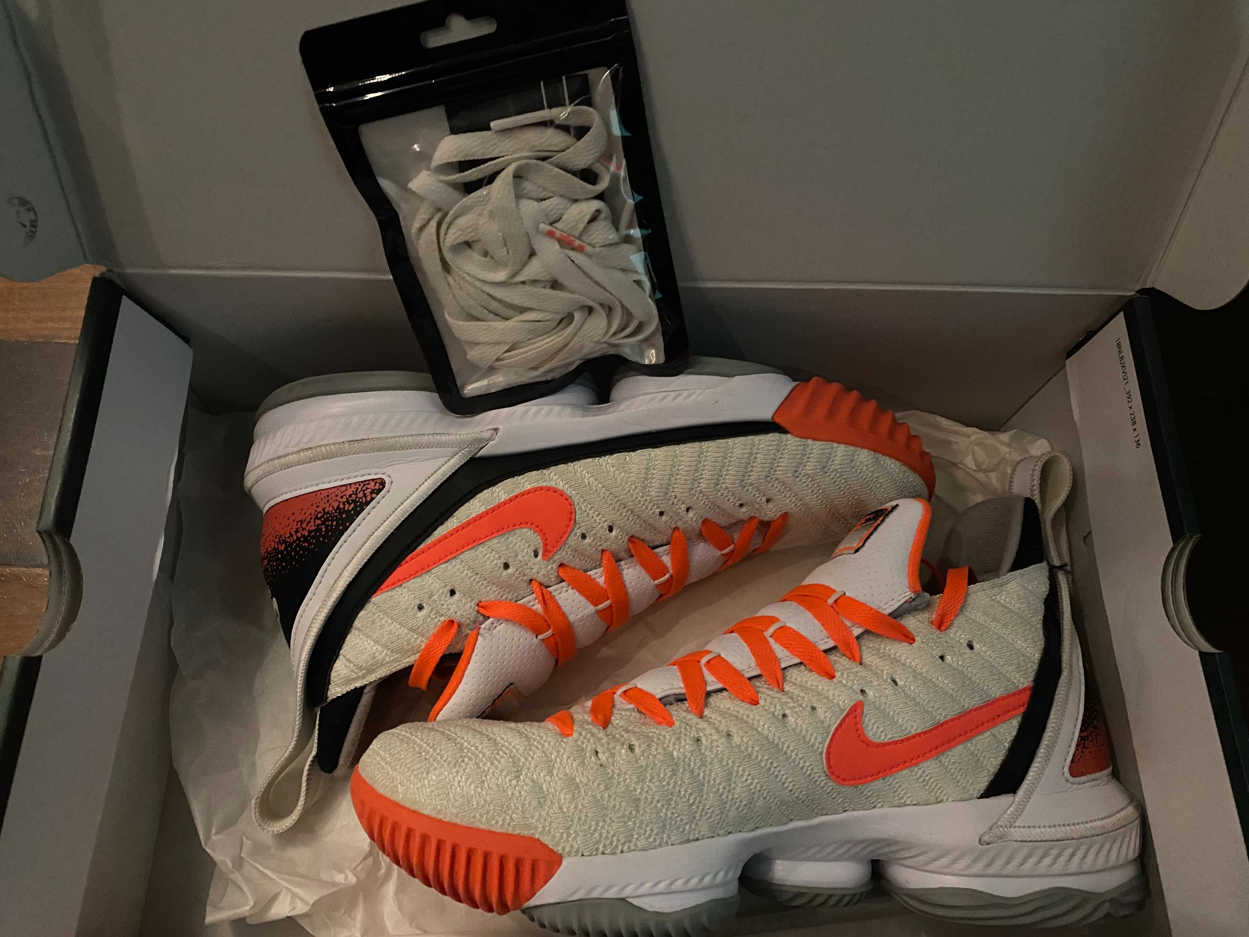 Nike LeBron 16 Hot Lava (42.5)