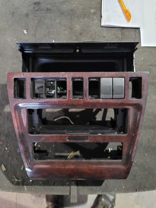 Ramka kosz 1 Din radia deski rozdzielczej Audi A8 D2 drewno komplet