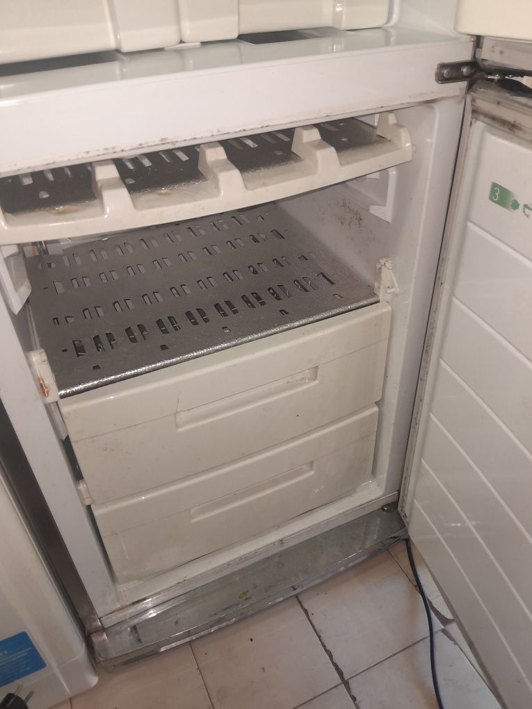 Combinado wrillpooll cinzento inox 200€