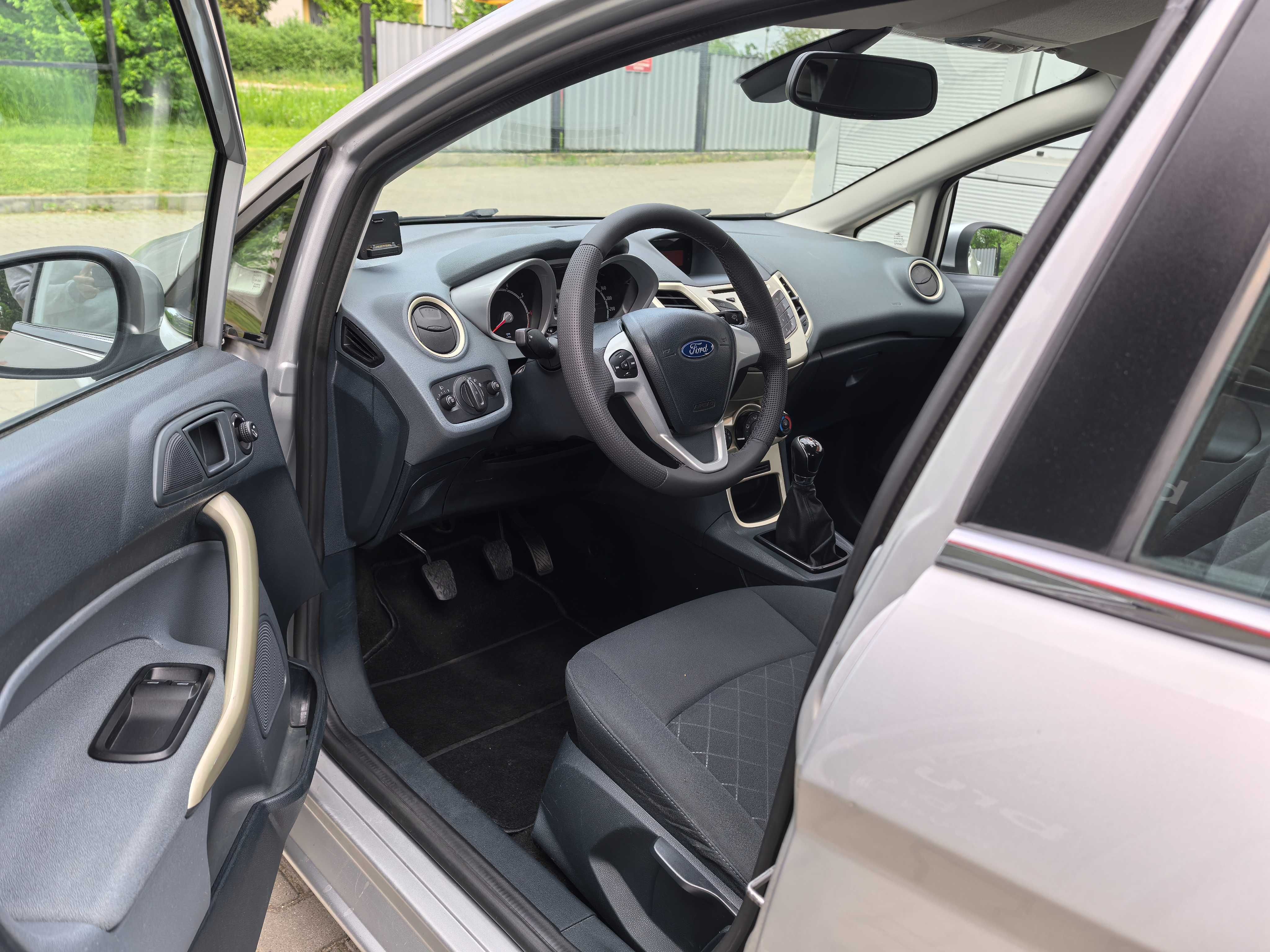 Ford Fiesta Titanium 1.4 benzyna niski przebieg Okazja Zamiana