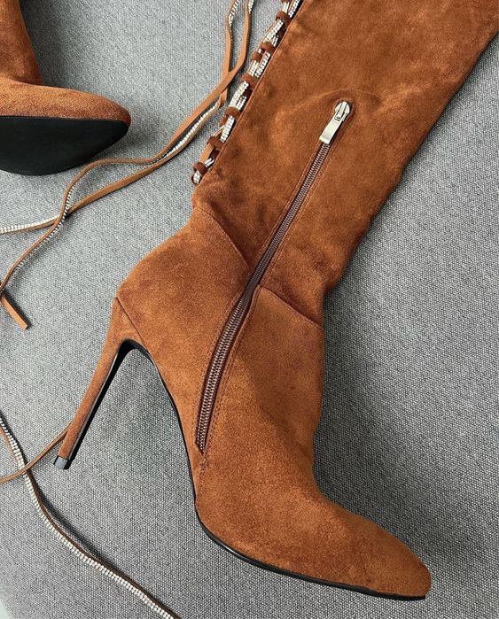 Шикарні ботфорти на завязці