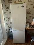 Холодильник Indesit
