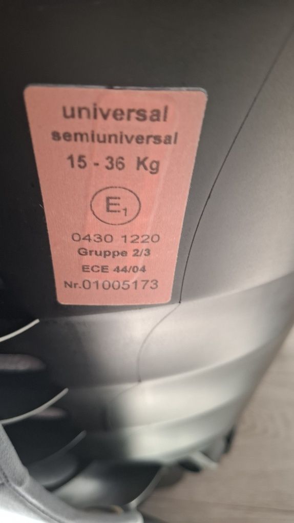 Fotelik samochodowy  15-36kg.