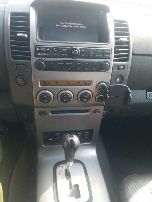 Nissan pathfinder 4*4