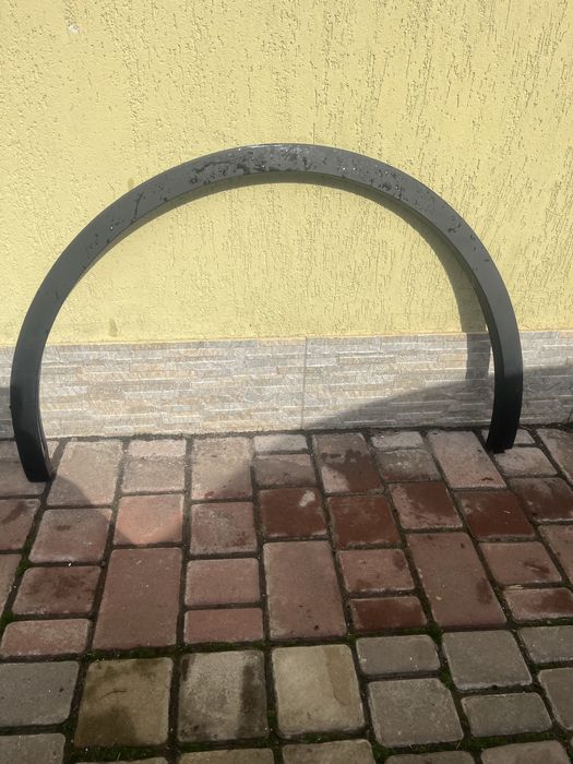 Арка крила Тесла Y