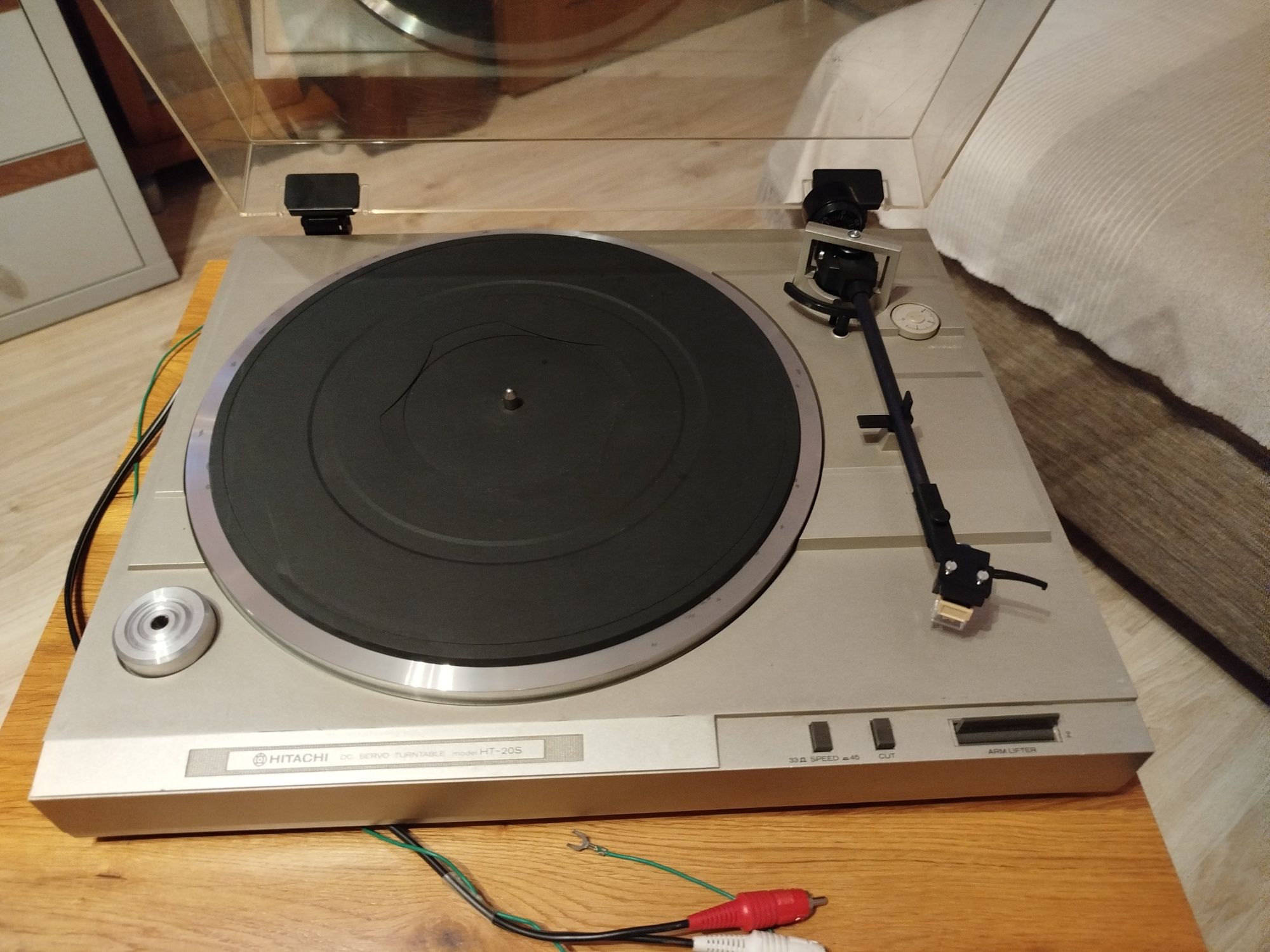 Gramofon Hitachi Japan.
