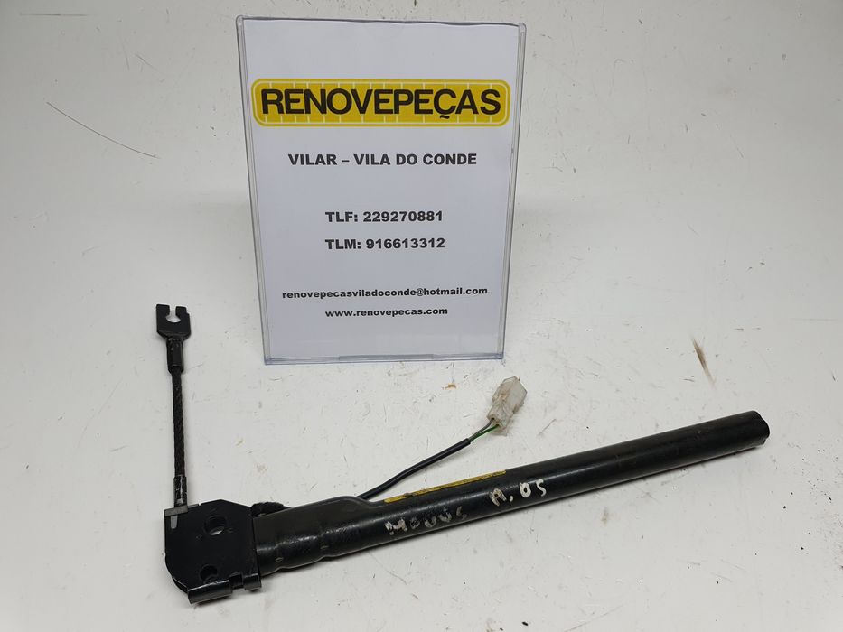 Encaixe de cinto frente esquerdo RENAULT Modus/Grand Modus (F/JP0_)