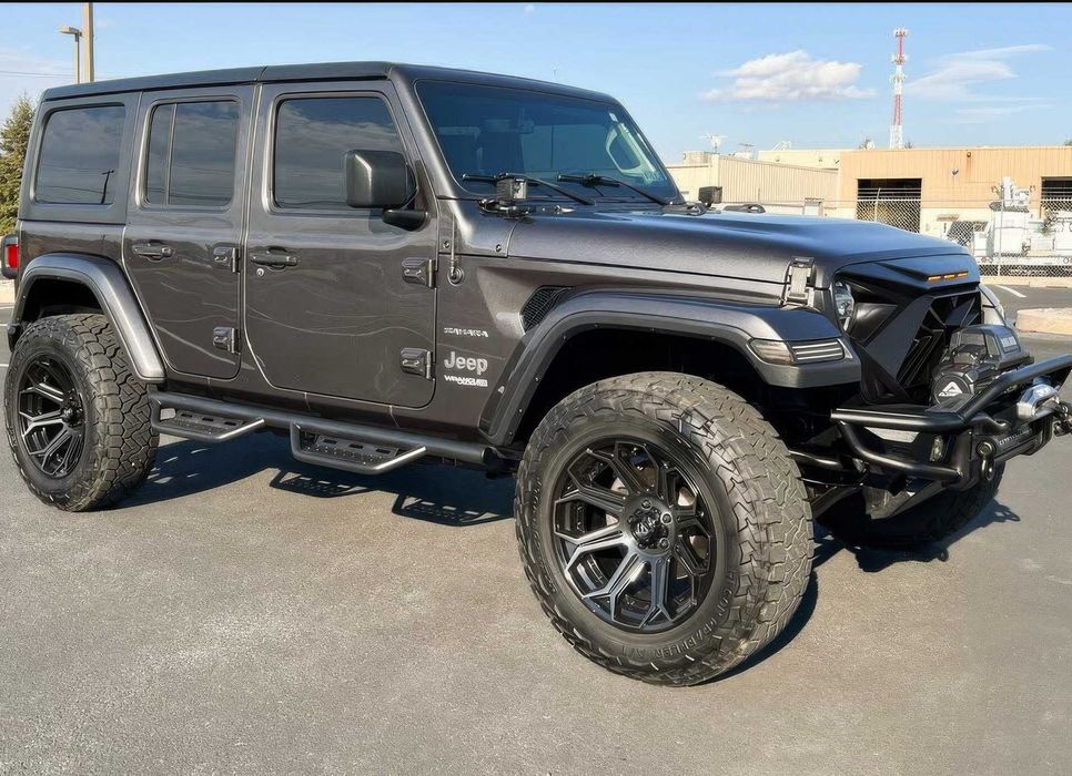 Jeep Wrangler Unlimited Sahara      2018