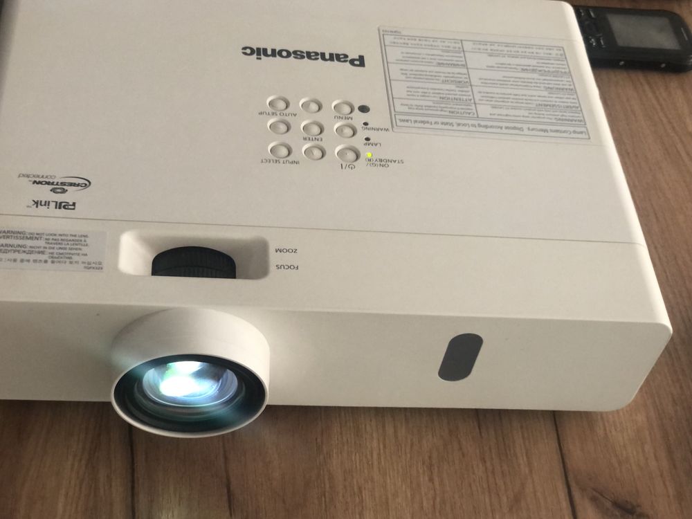 Projektor LCD Panasonic pt-vw340