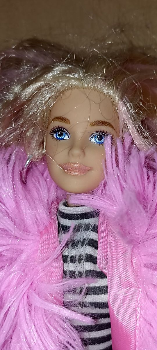 Lalka Barbie ekstra Mattel licencja 2015