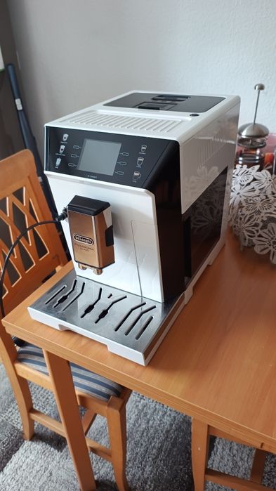 З Європи 2022 рік DeLonghi Prima Donna Glass найновіша модель цієї сер