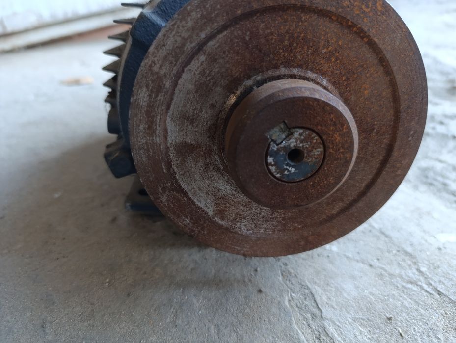 Продам два електродвигуни,один новий другий практично не працював,,