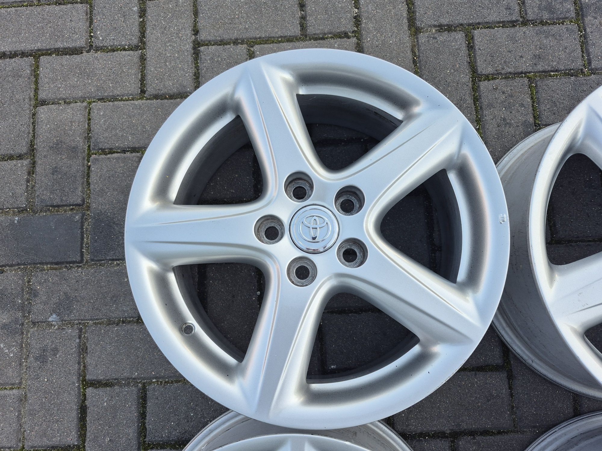 Felgi Alu Oryg TOYOTA Avensis Corolla Verso Auris 5x114.3 17 Cali 7J