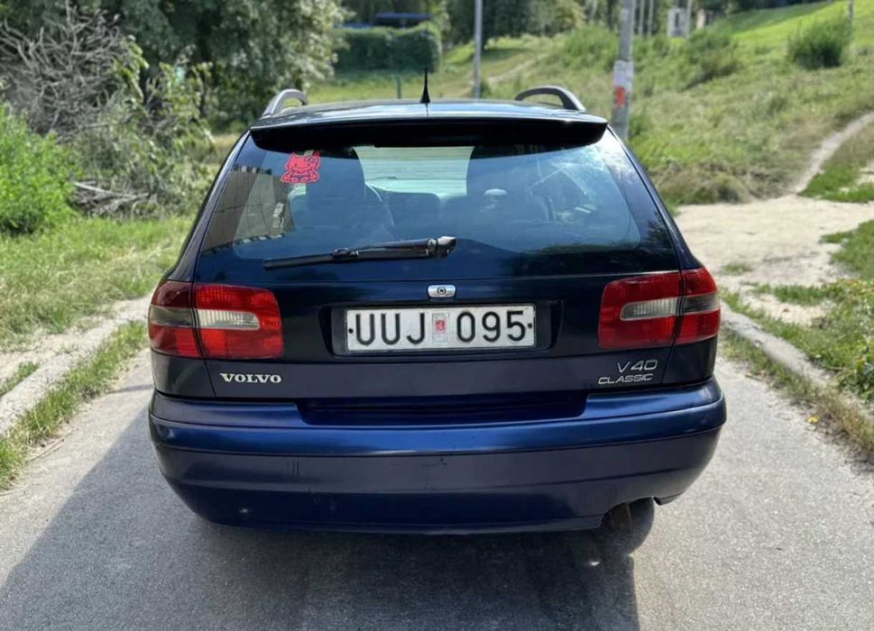 Volvo v40 Швеція