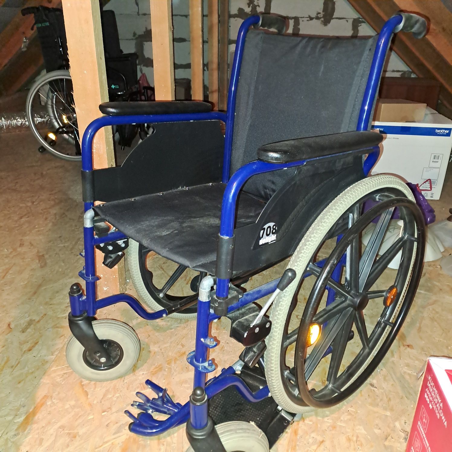 Wózek inwalidzki Delight 708