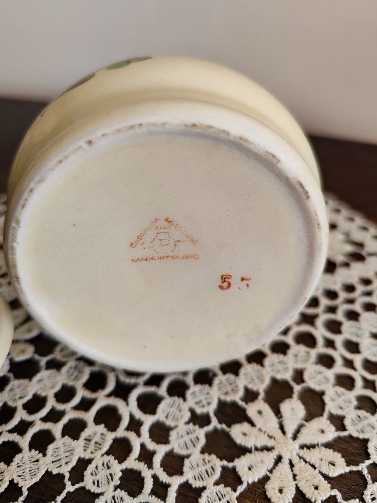 Urokliwa cukiernica z porcelitu. Tułowice made in  Poland PRL