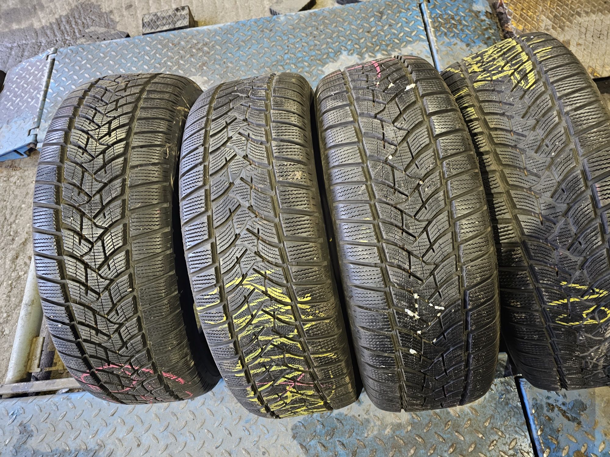 Opony Zimowe R18 235/60-8mm-Dunlop-19rok-Montaż