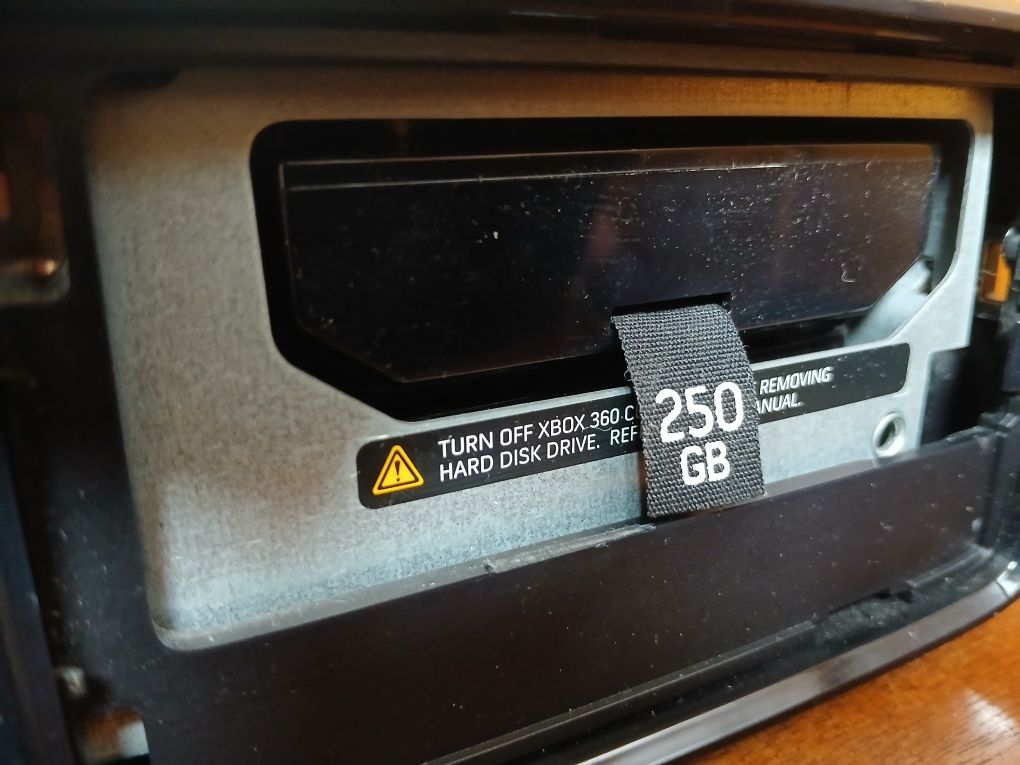 Xbox 360 S 250GB kinect 1 gra