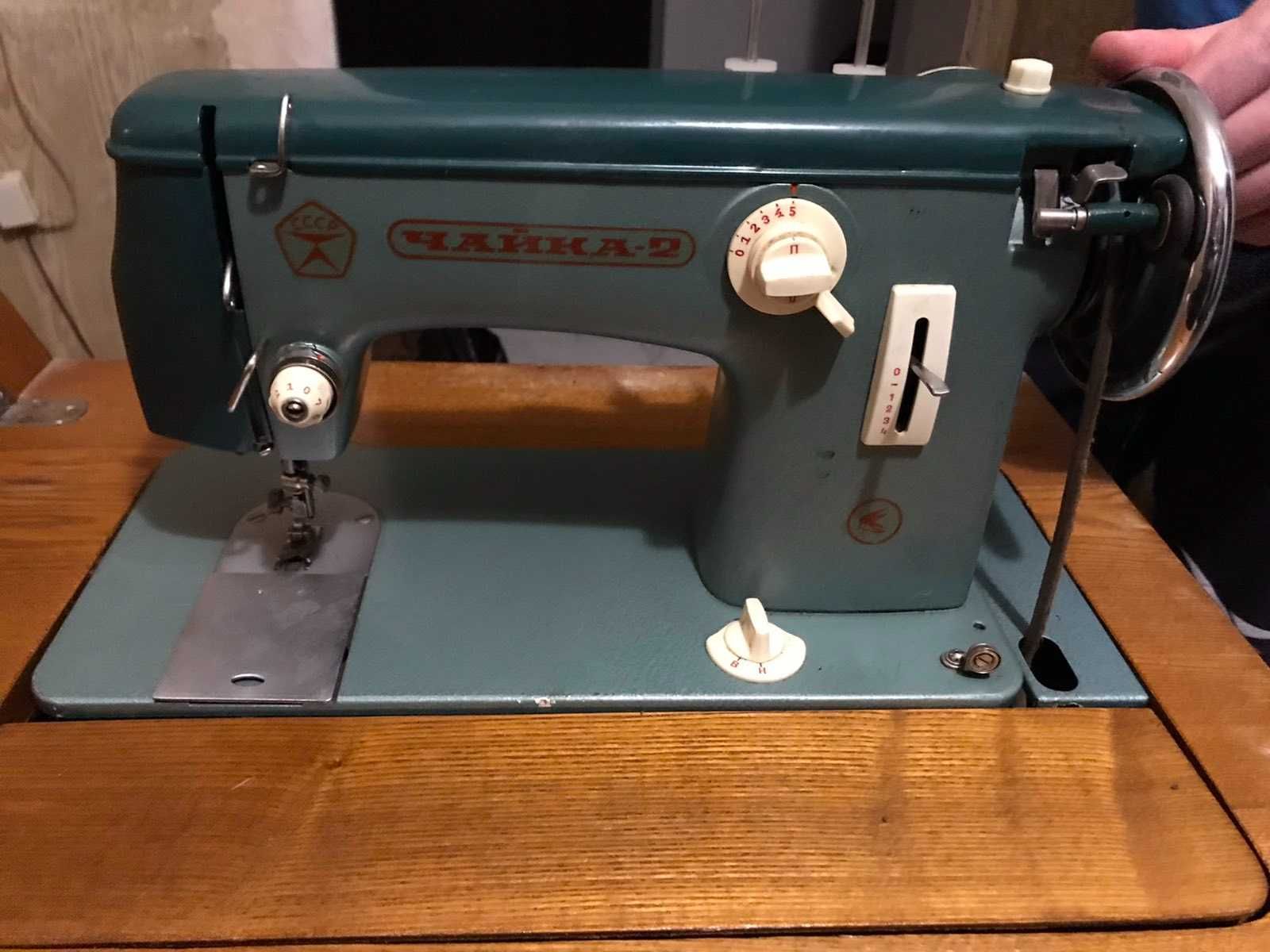 Продам швейну машинку "Чайка-2"