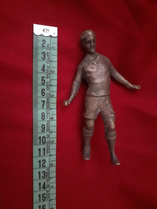 Jogador de Futebol em Bronze