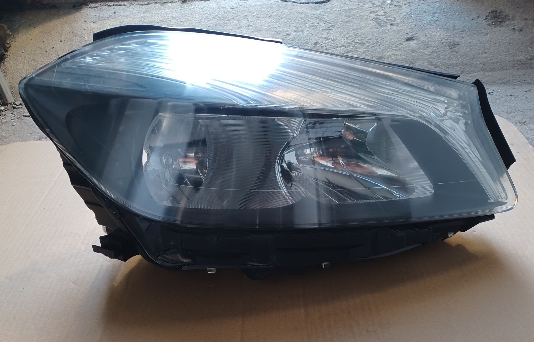 Óptica direita Mercedes A200 w176