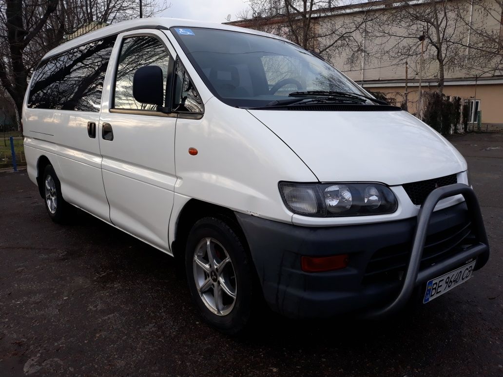 Продаю минивэн Mitsubishi L400