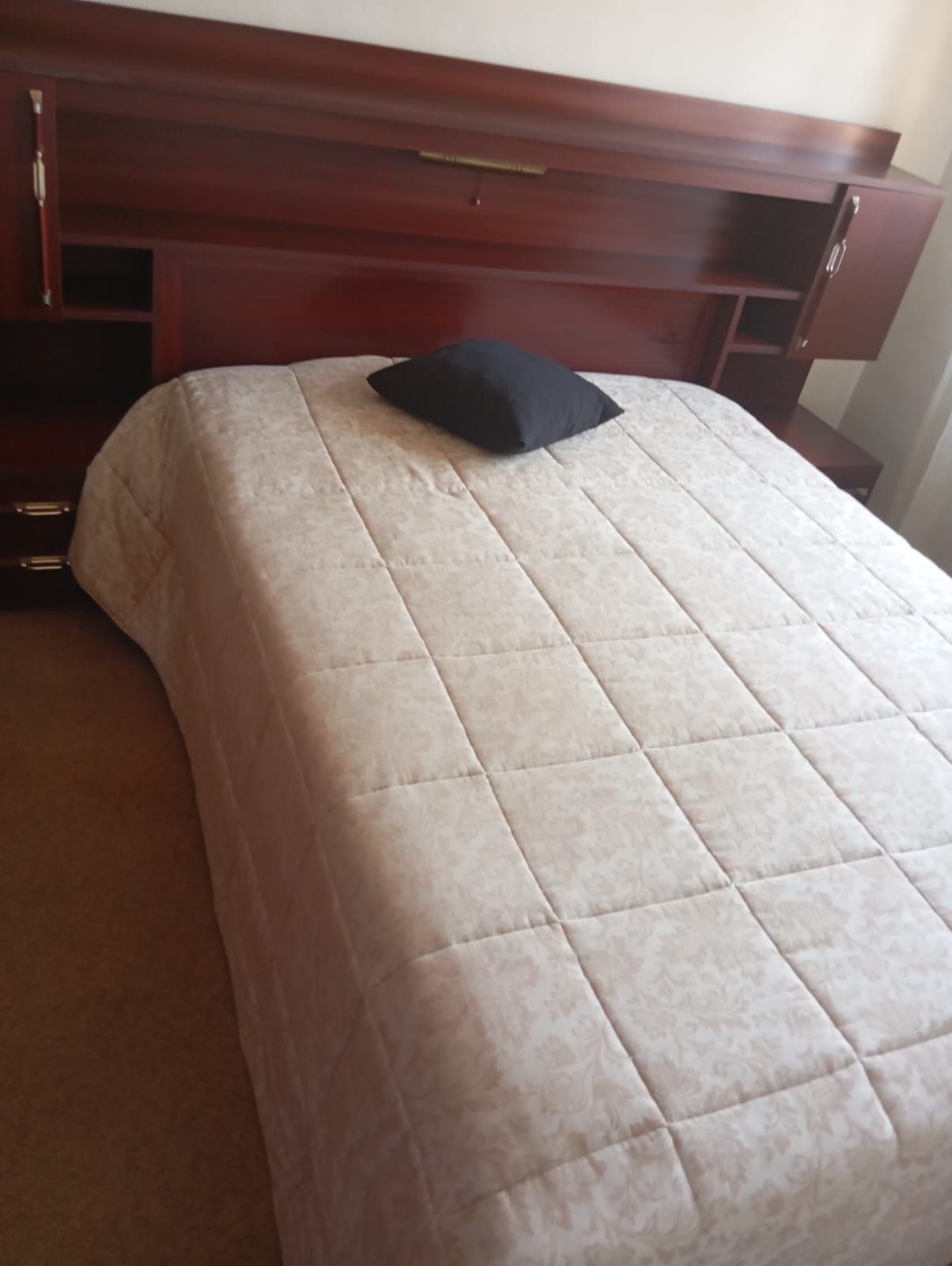 Mobília Quarto cama guarda roupa e cómoda