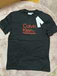 Calvin Klein t-shirt koszulka czarna z czerwonym napisem Logo r S