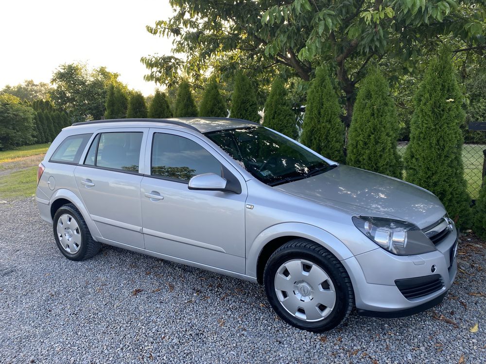 Opel Astra h 1.9 cdti 100km