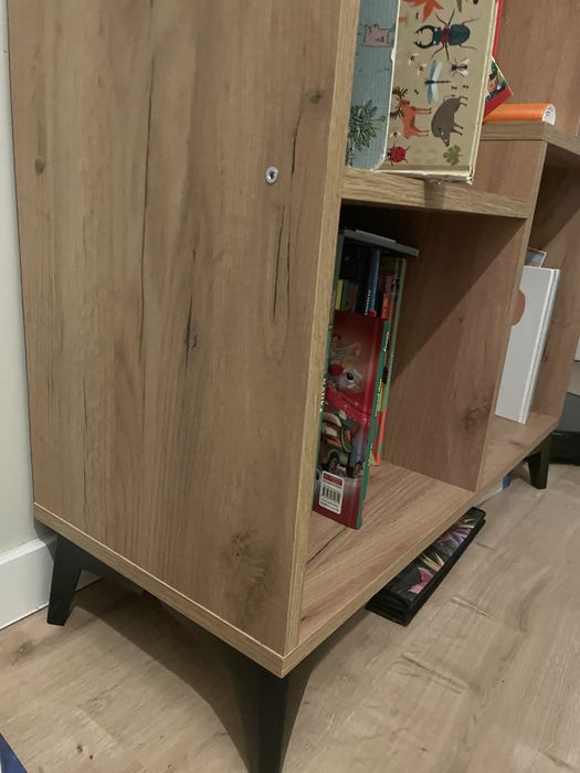 Regal na ksiazki loft