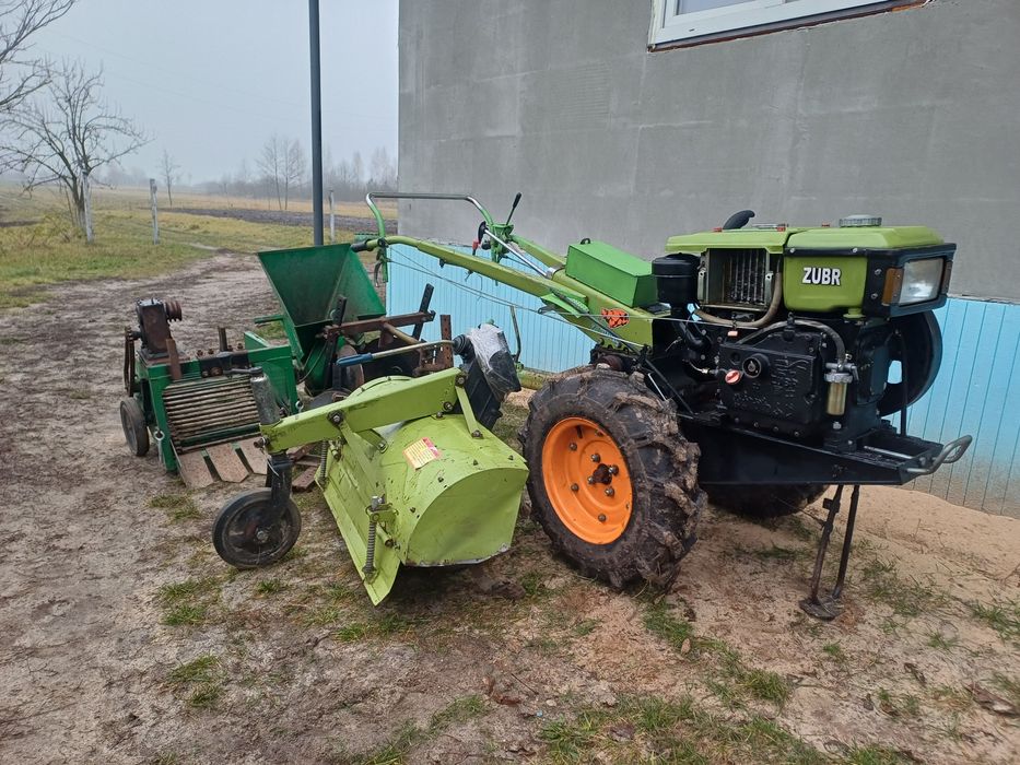 Мотоблок Зубр 10 з навсним в комплекті