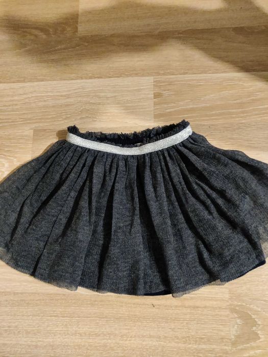 Sprzedam spódnicę, na 4-5 lat