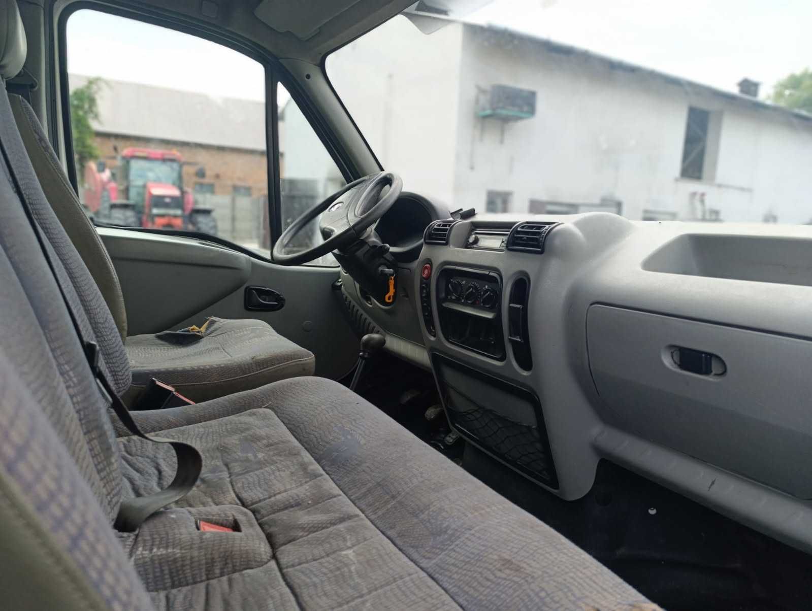 Nissan Interstar