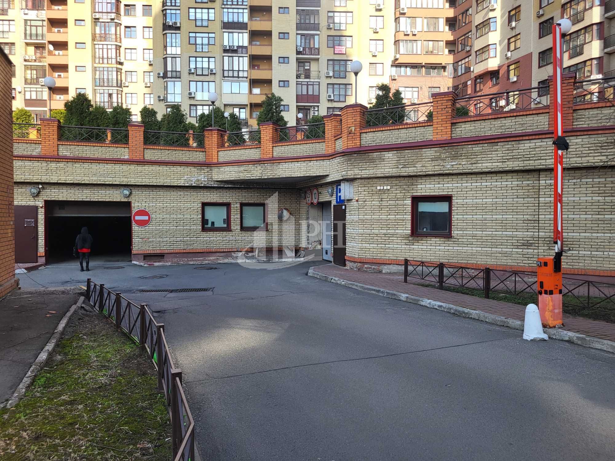 Без %. Продаж паркінгу в ЖК Митець, вул. Євгена Коновальця 32Б, центр