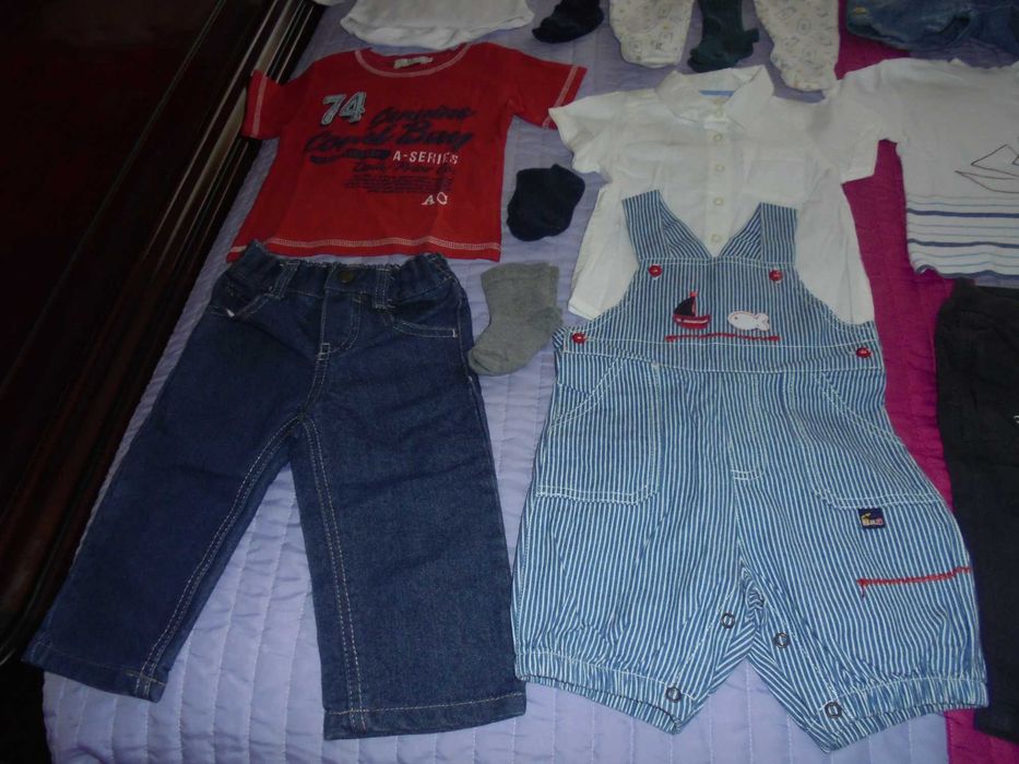 lote de roupa de menino bebé os ténis da marca Geox