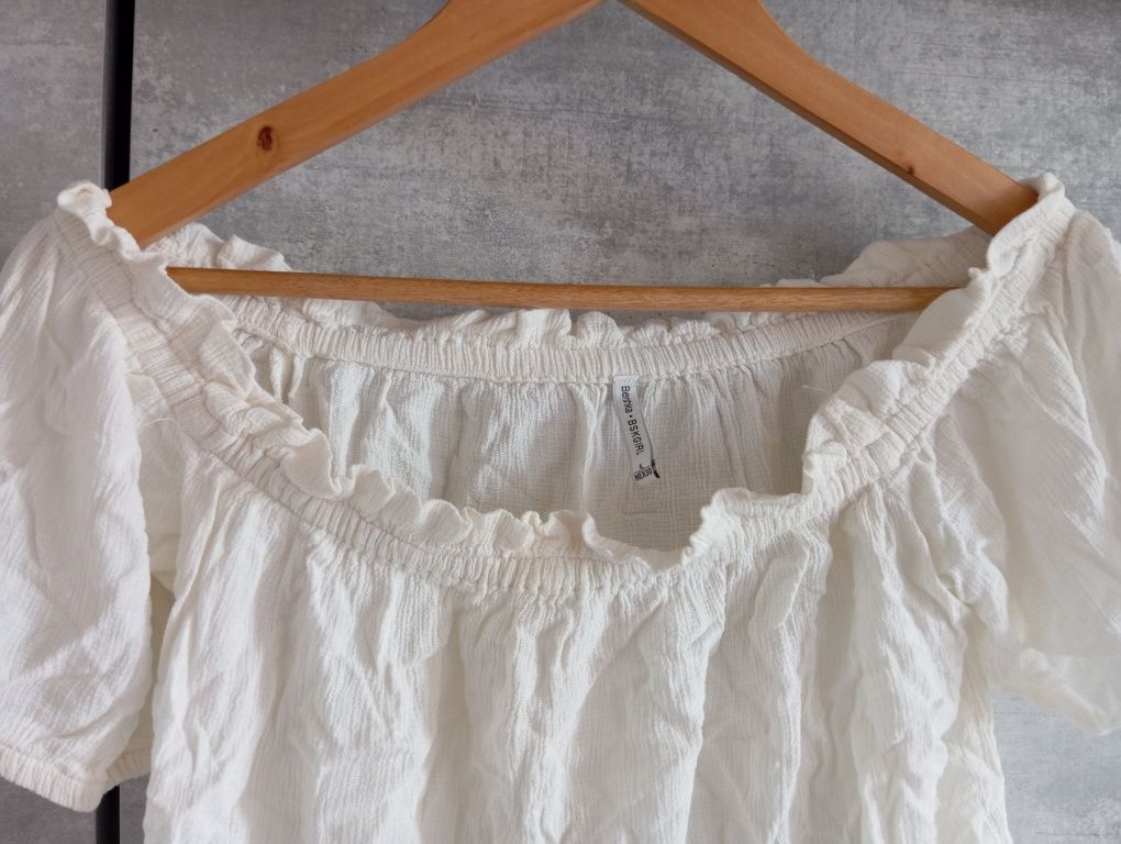 Kremowa bluzka Bershka