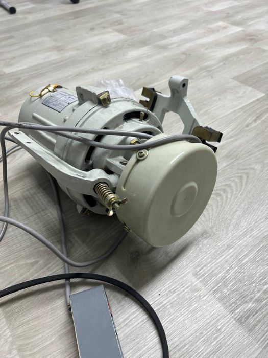 Електродвигун мотор для швейноі машинки Сіруба Siruba