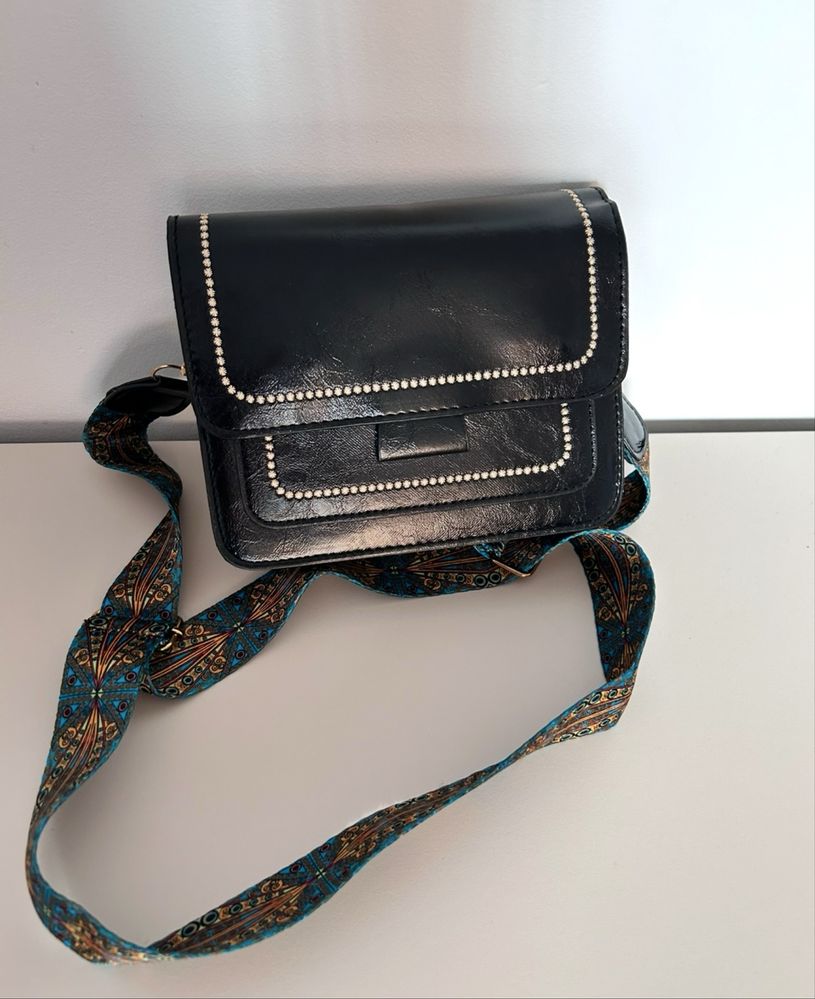 Czarna torebka na ramię small bag